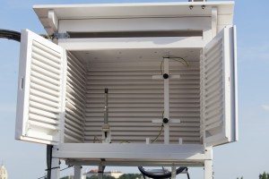 Velká Stevensonova meteorologická budka, čidlo teploty a vlhkosti vzduchu HMP45A/D Vaisala